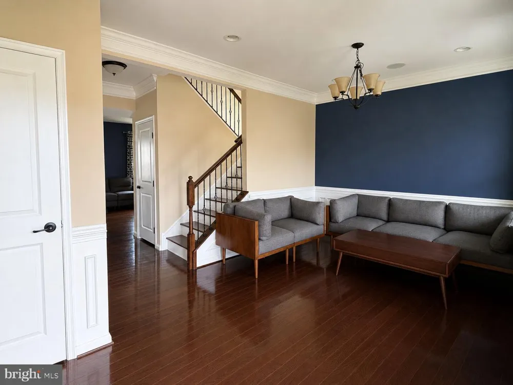 5 GOODYEAR LANE Burlington, NJ 08016