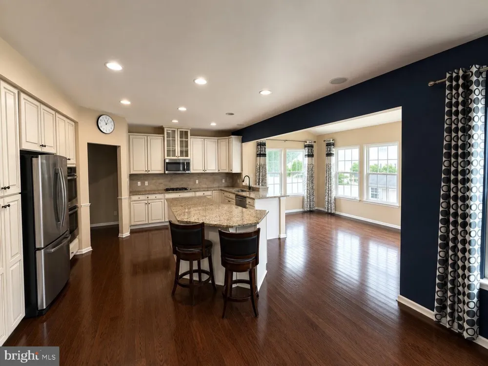 5 GOODYEAR LANE Burlington, NJ 08016