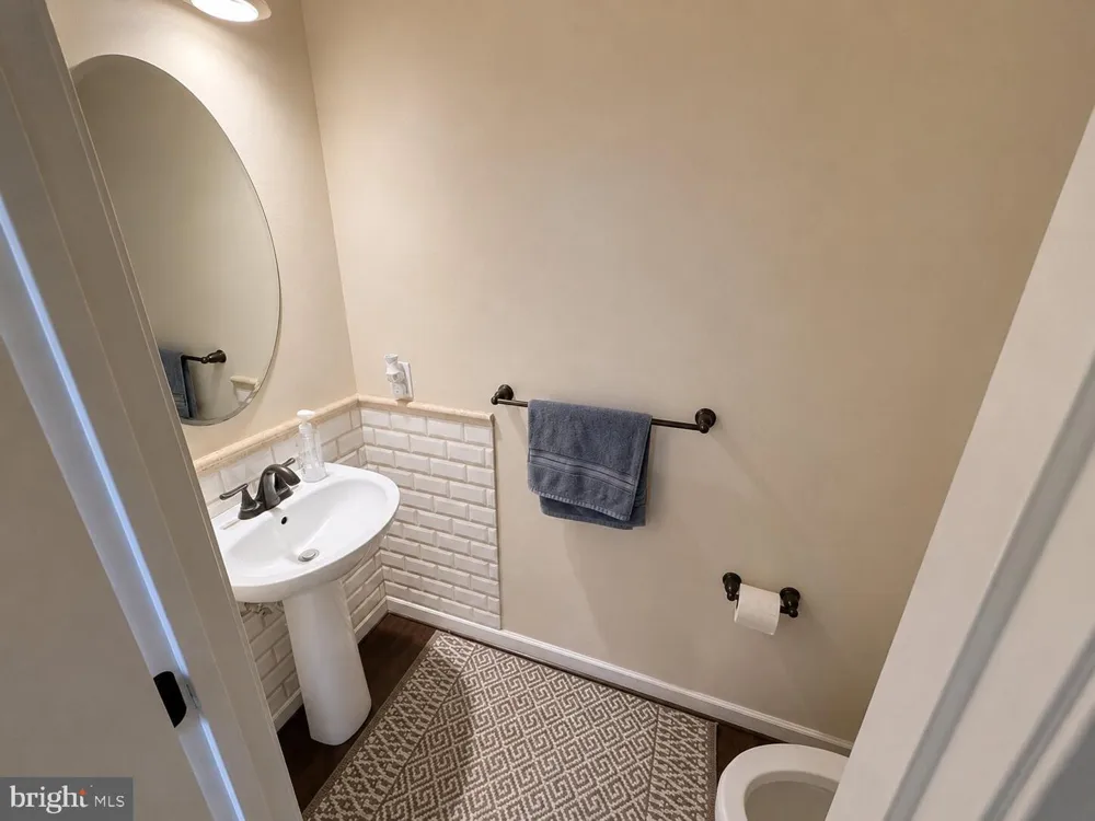 5 GOODYEAR LANE Burlington, NJ 08016