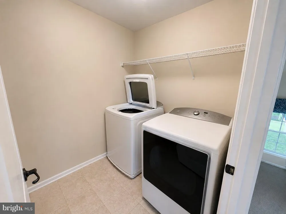 5 GOODYEAR LANE Burlington, NJ 08016