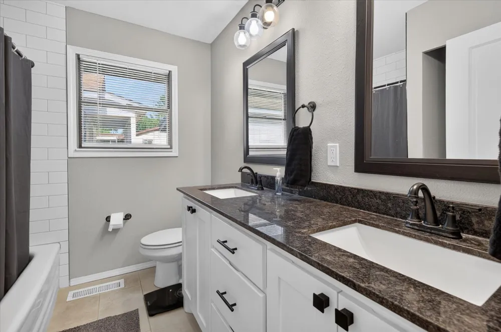 107 Mockingbird Bartlesville, OK 74003