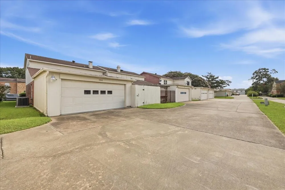 5945 Townhouse Lane Beaumont, TX 77707