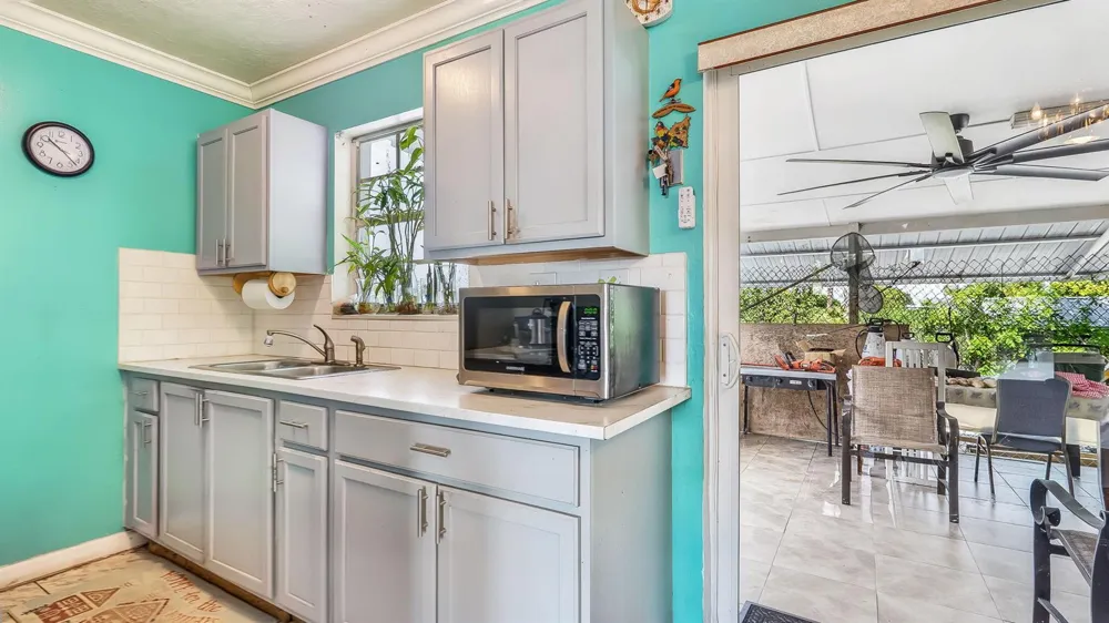 1048 WHITAKER ROAD Belle Glade, FL 33430