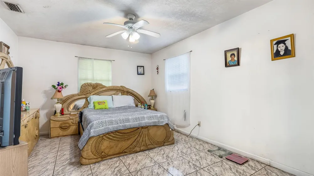 1048 WHITAKER ROAD Belle Glade, FL 33430