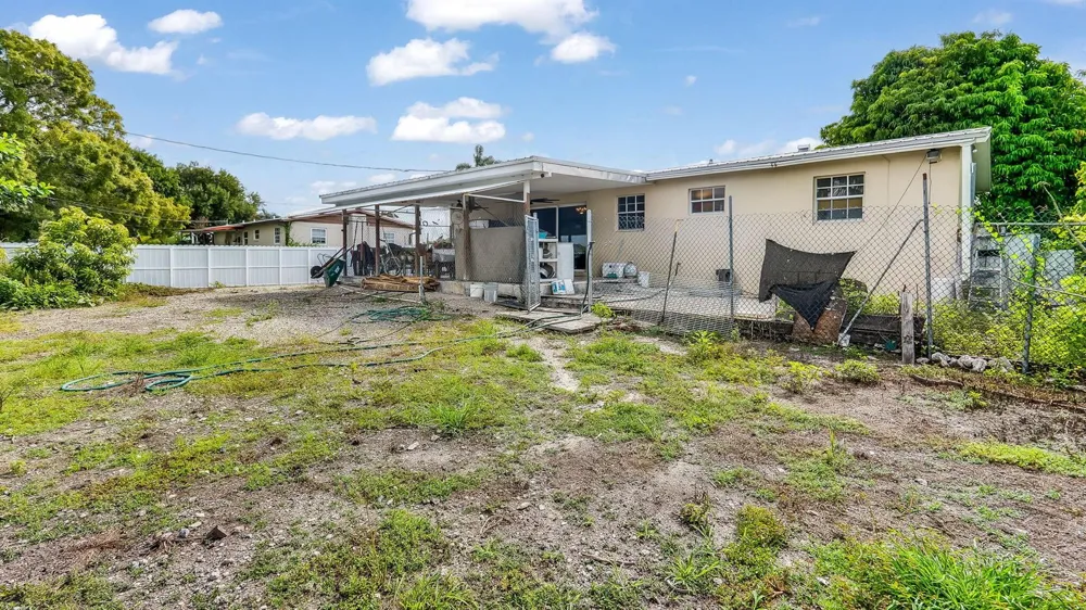 1048 WHITAKER ROAD Belle Glade, FL 33430