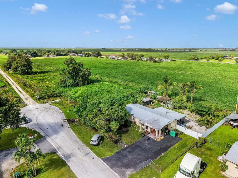 1048 WHITAKER ROAD Belle Glade, FL 33430