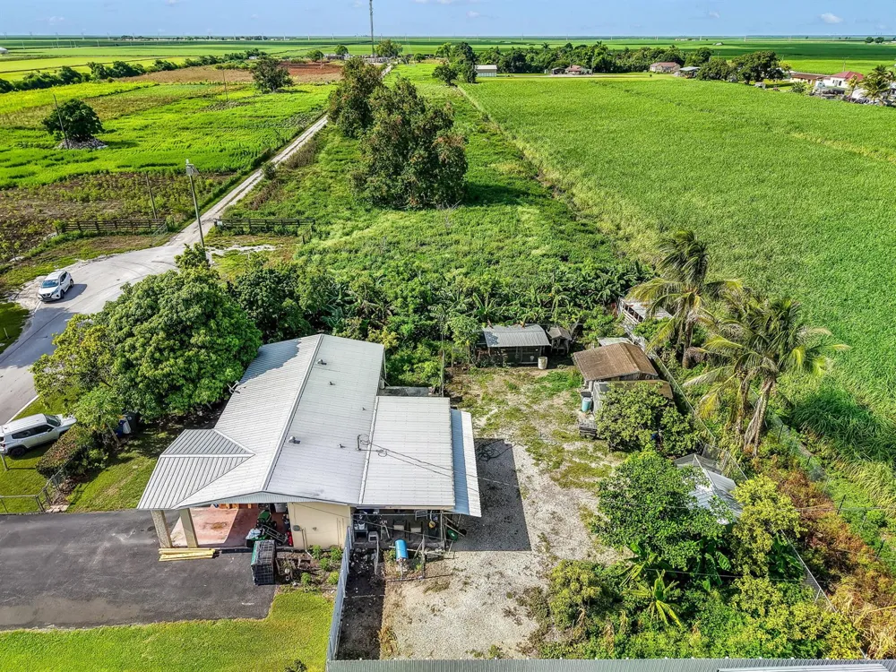 1048 WHITAKER ROAD Belle Glade, FL 33430