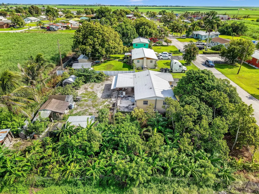 1048 WHITAKER ROAD Belle Glade, FL 33430