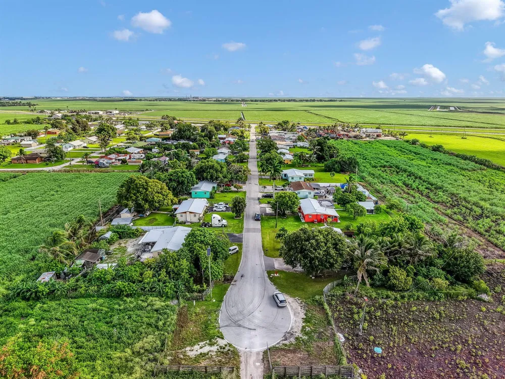 1048 WHITAKER ROAD Belle Glade, FL 33430