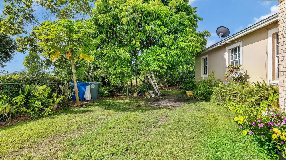 1048 WHITAKER ROAD Belle Glade, FL 33430