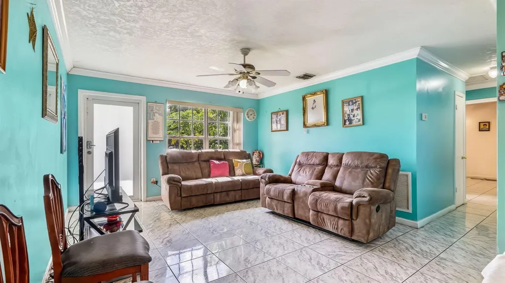 1048 WHITAKER ROAD Belle Glade, FL 33430