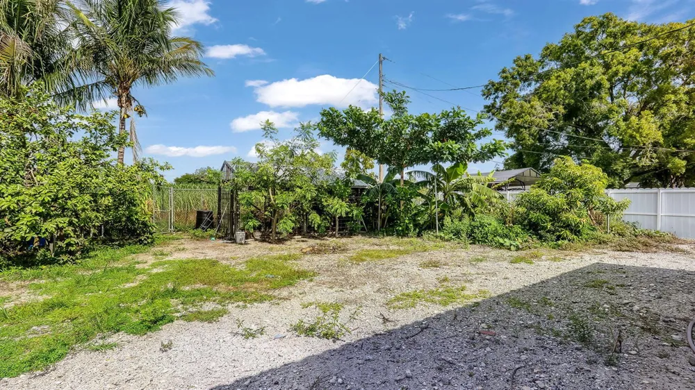 1048 WHITAKER ROAD Belle Glade, FL 33430