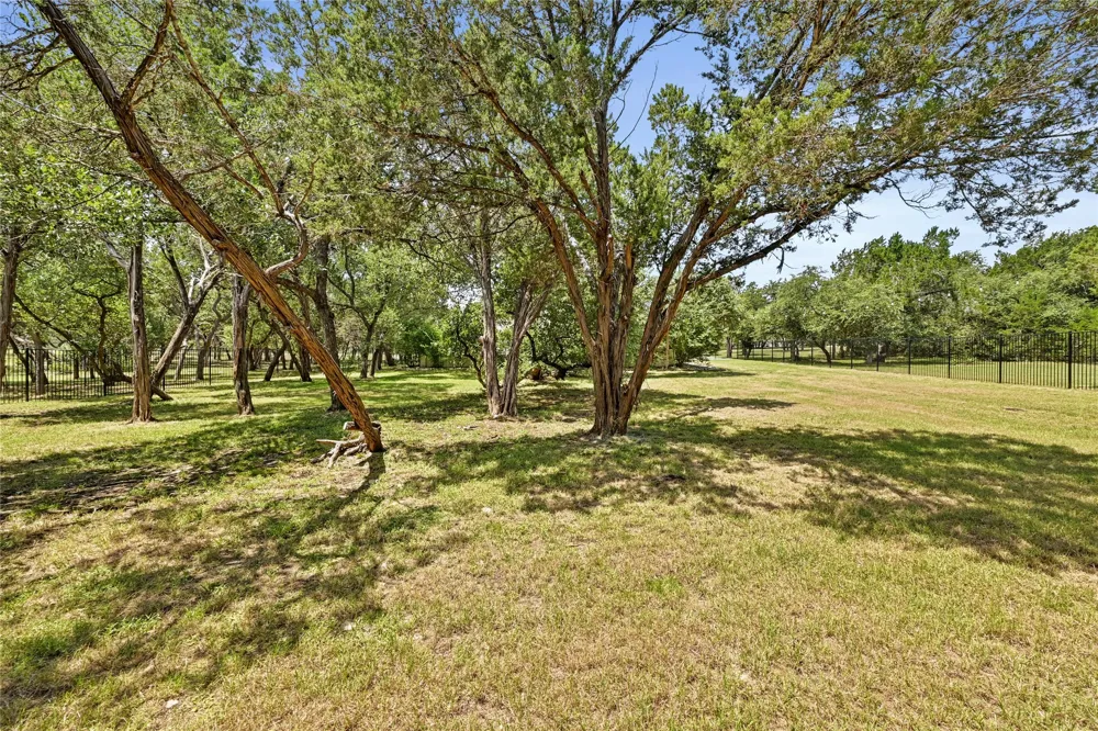 1121 Covered Bridge Drive Driftwood, TX 78619