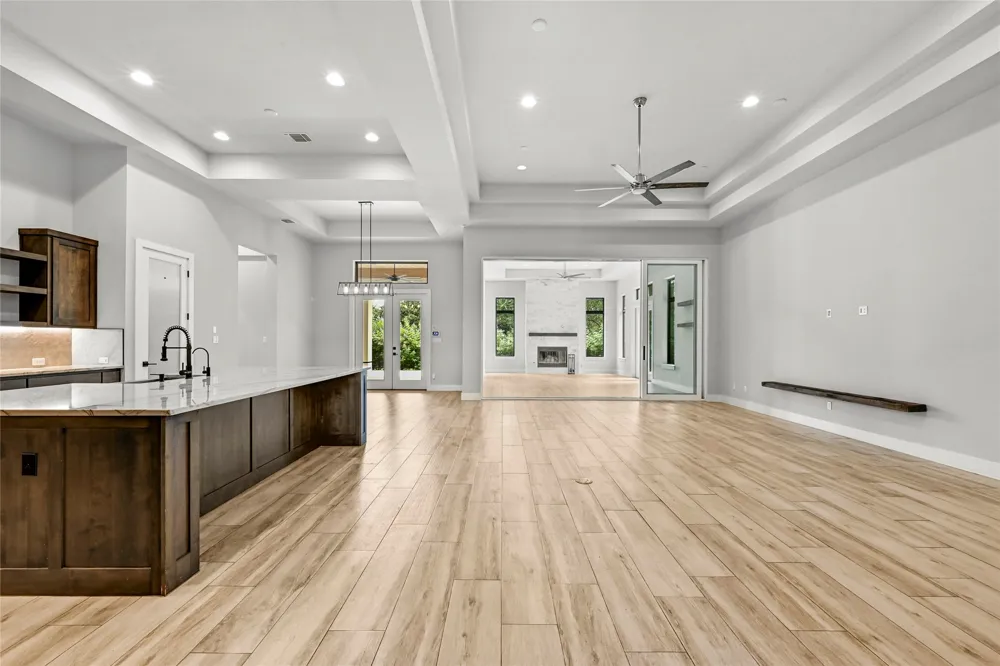 1121 Covered Bridge Drive Driftwood, TX 78619