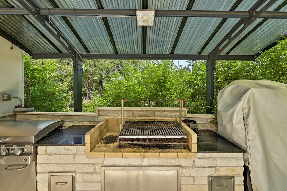 1121 Covered Bridge Drive Driftwood, TX 78619