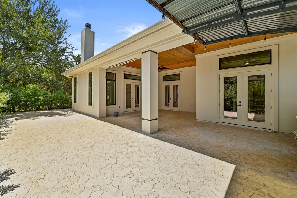 1121 Covered Bridge Drive Driftwood, TX 78619
