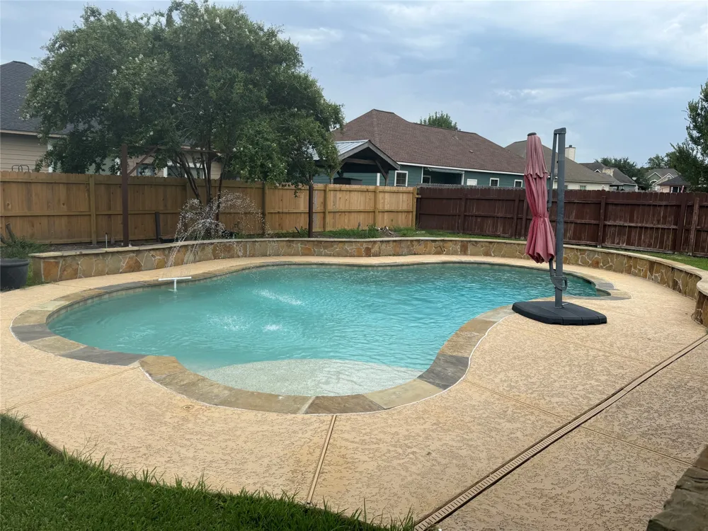 125 Rose Mayer Loop La Grange, TX 78945