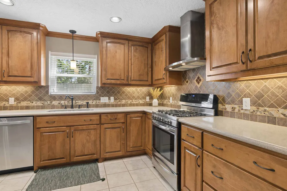 2418 Lufkin Lane Deer Park, TX 77536