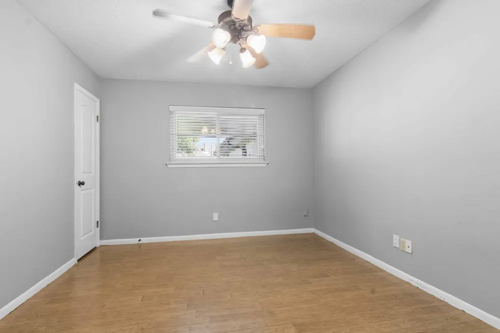 2418 Lufkin Lane Deer Park, TX 77536