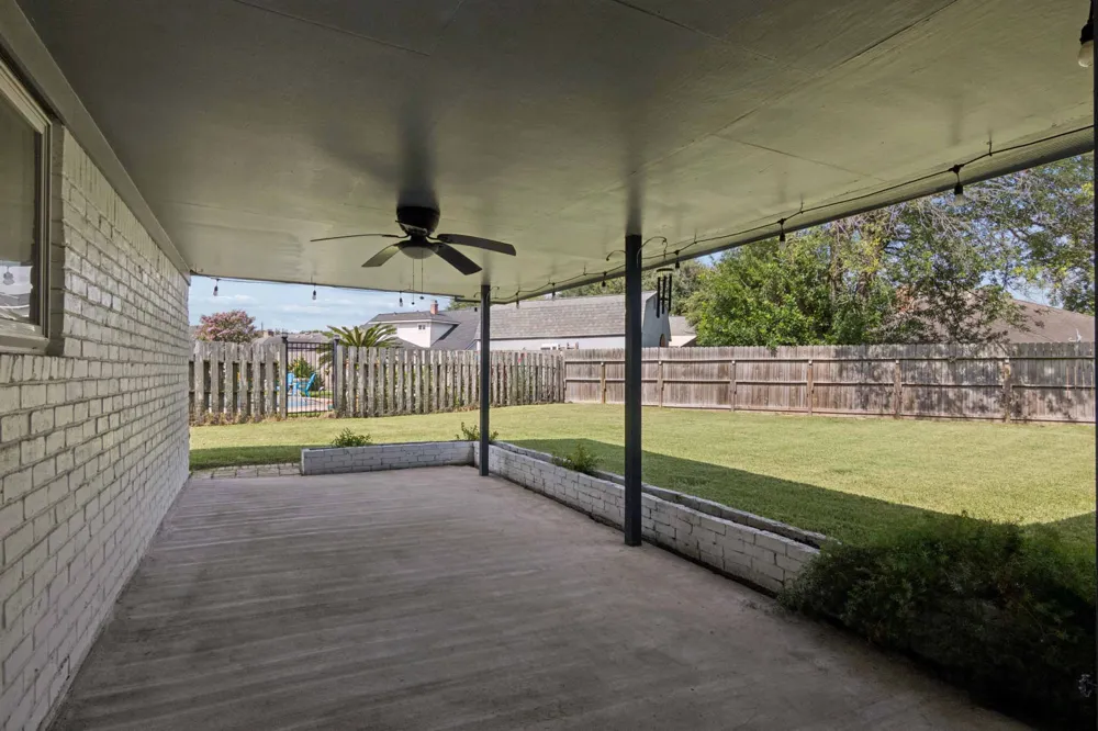 2418 Lufkin Lane Deer Park, TX 77536