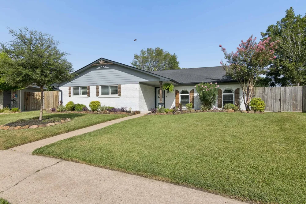2418 Lufkin Lane Deer Park, TX 77536