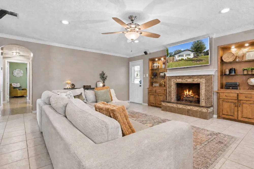 2418 Lufkin Lane Deer Park, TX 77536