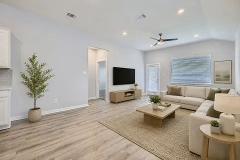 222 New Hampton Way