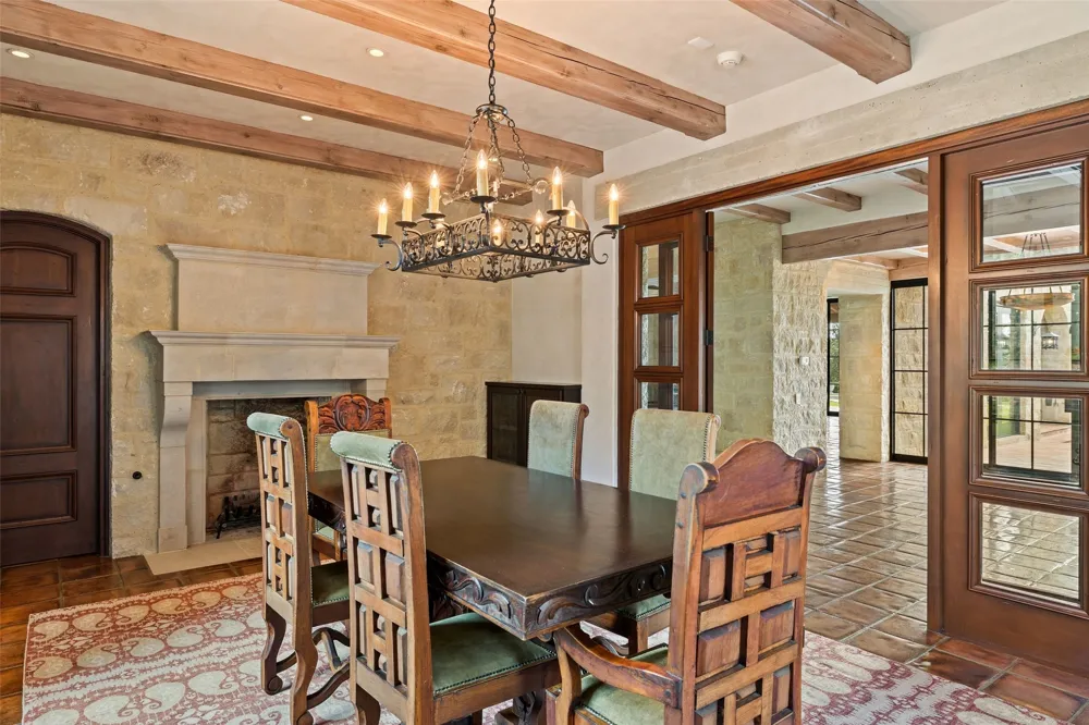 201 S Angel Light Drive Spicewood, TX 78669