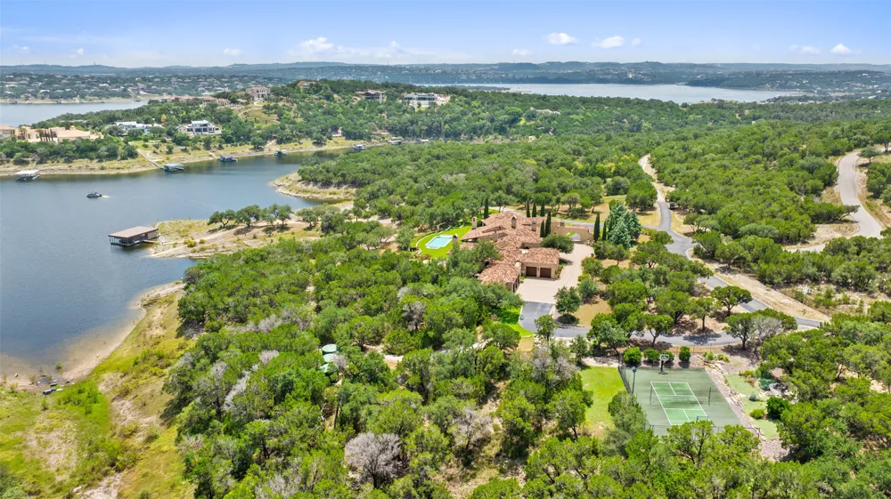201 S Angel Light Drive Spicewood, TX 78669