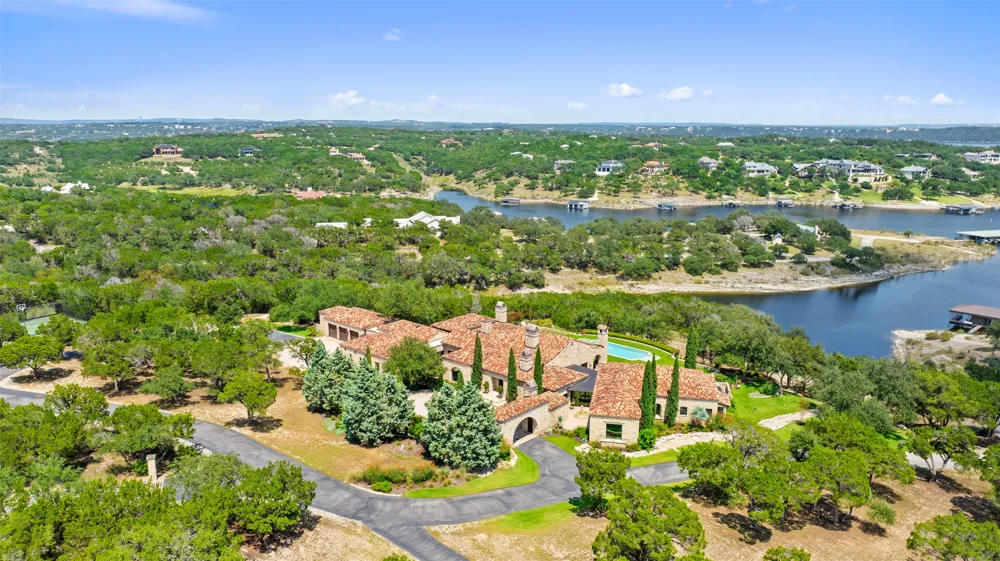 201 S Angel Light Drive Spicewood, TX 78669