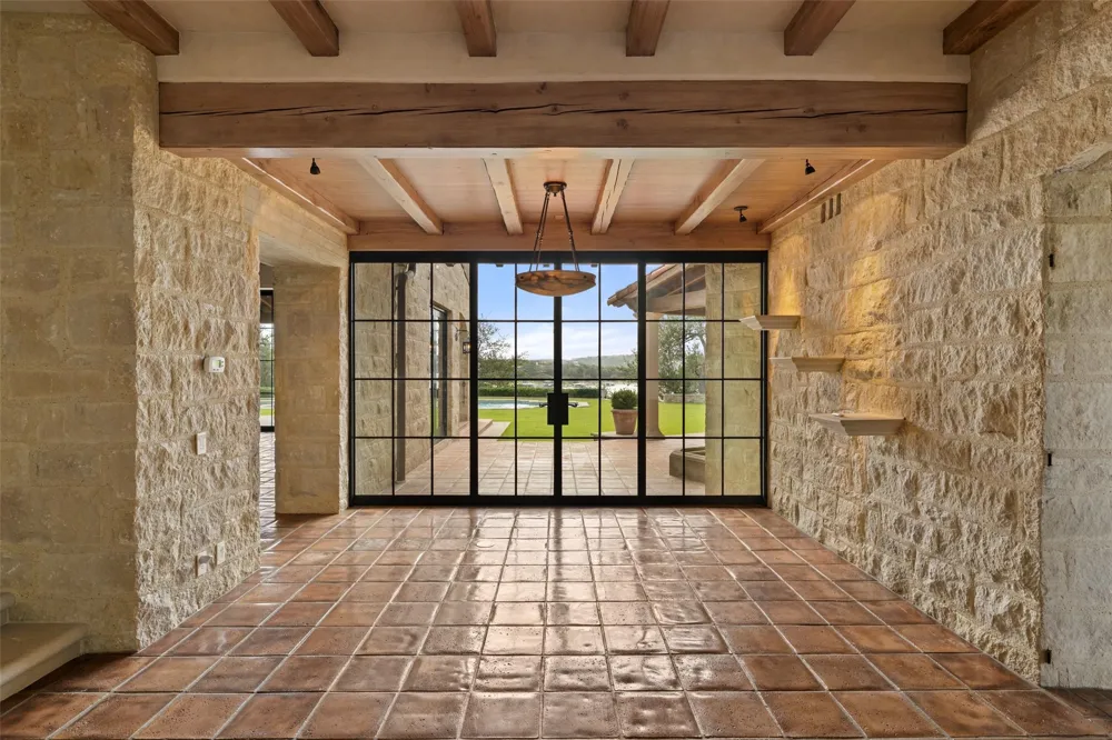201 S Angel Light Drive Spicewood, TX 78669