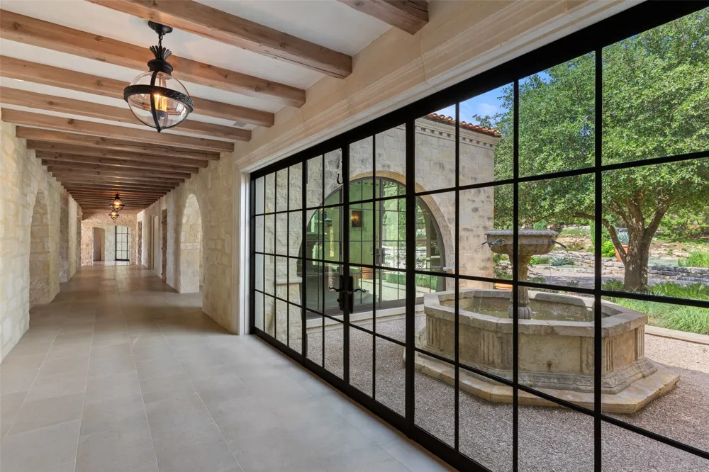 201 S Angel Light Drive Spicewood, TX 78669