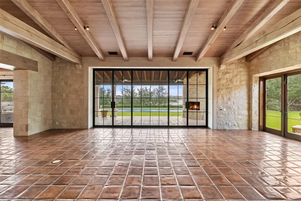 201 S Angel Light Drive Spicewood, TX 78669