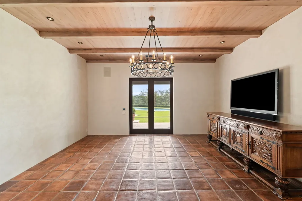 201 S Angel Light Drive Spicewood, TX 78669