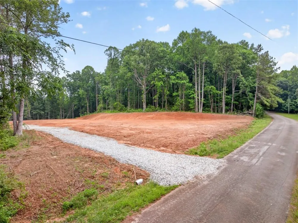 135 Jarrett Lane Gillsville, GA 30543