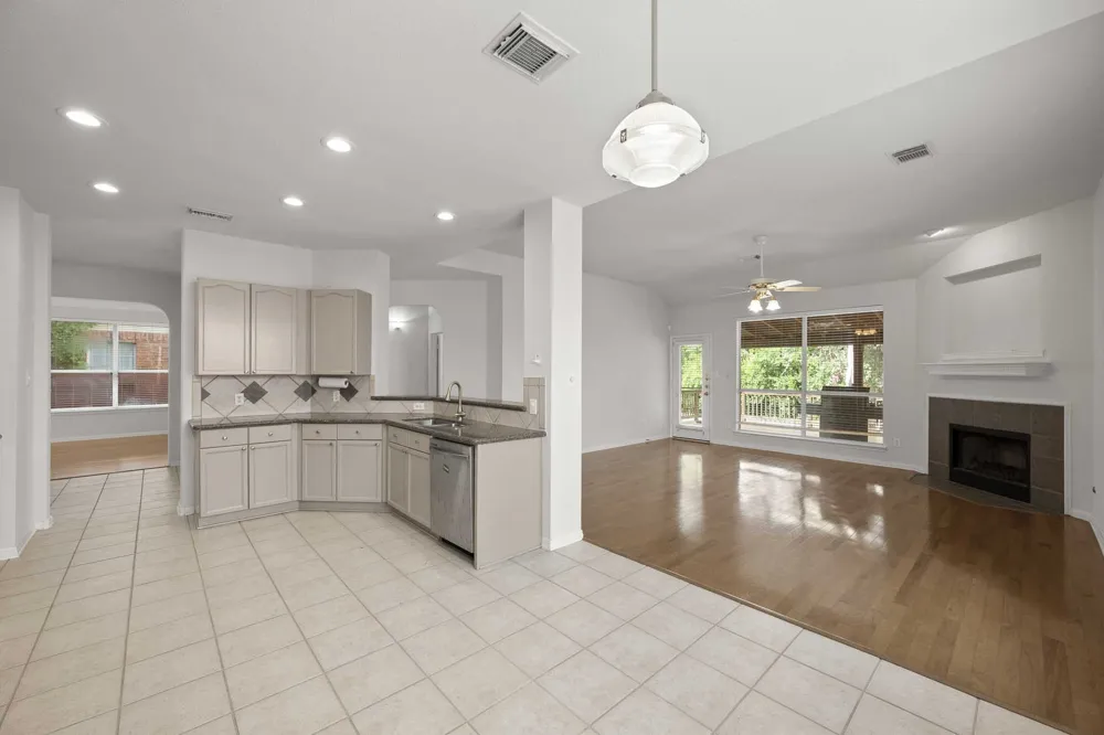 1917 Chasewood Drive Austin, TX 78727
