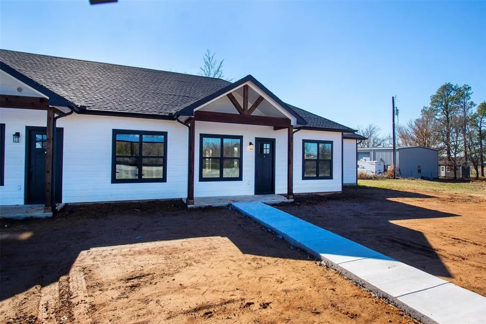 20494 US Highway 377 #A Whitesboro, TX 76273