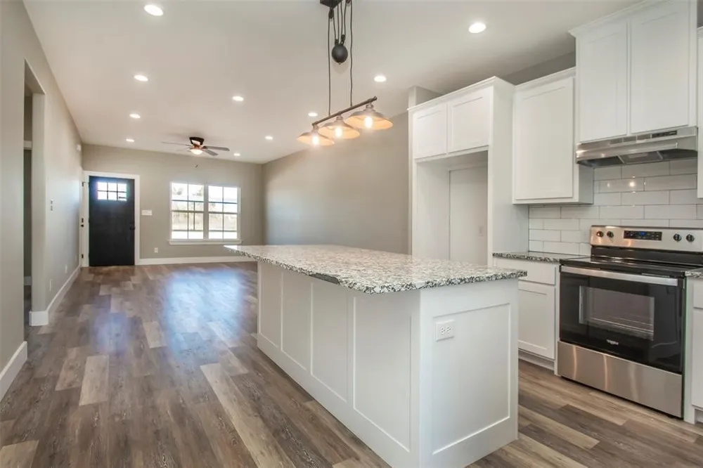 20494 US Highway 377 #A Whitesboro, TX 76273