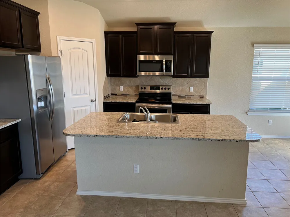 1140 Ibis Falls Loop Jarrell, TX 76537