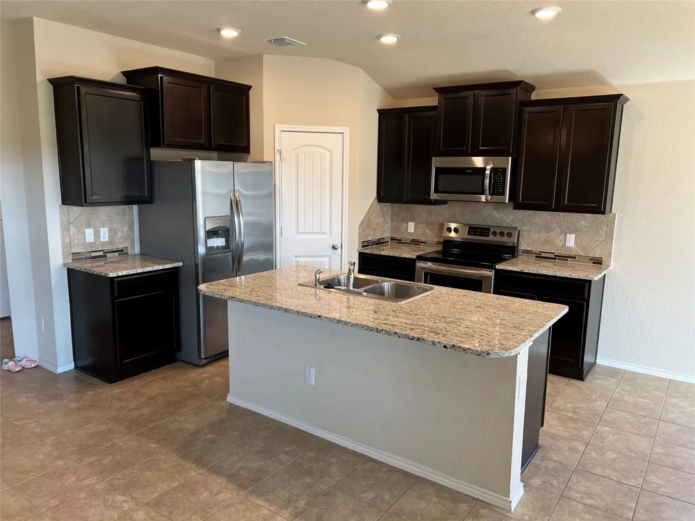 1140 Ibis Falls Loop Jarrell, TX 76537