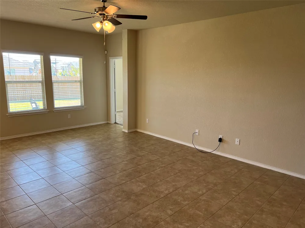 1140 Ibis Falls Loop Jarrell, TX 76537