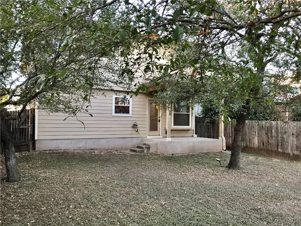 13609 Pine Warbler Drive Austin, TX 78729