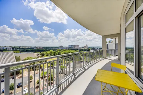 603 Davis Street #811