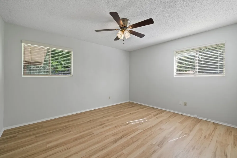 704 Brookwood Circle Taylor, TX 76574