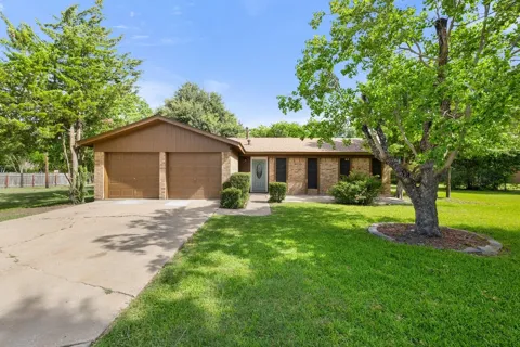 704 Brookwood Circle