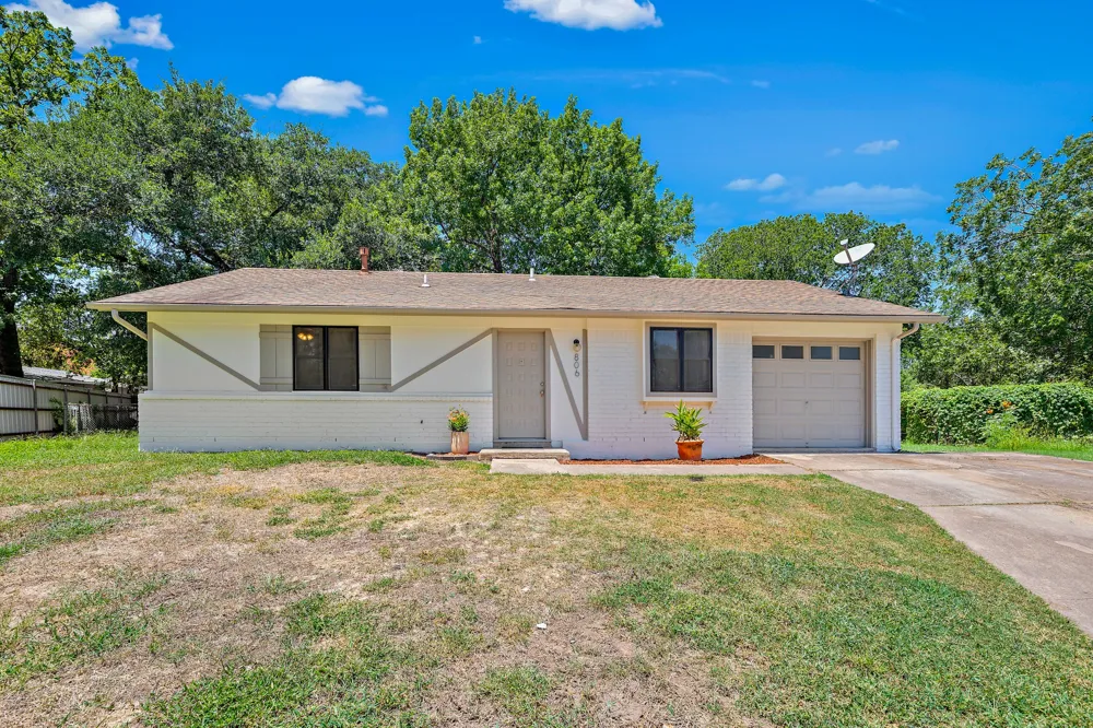 806 Easy Day Cove Austin, TX 78745