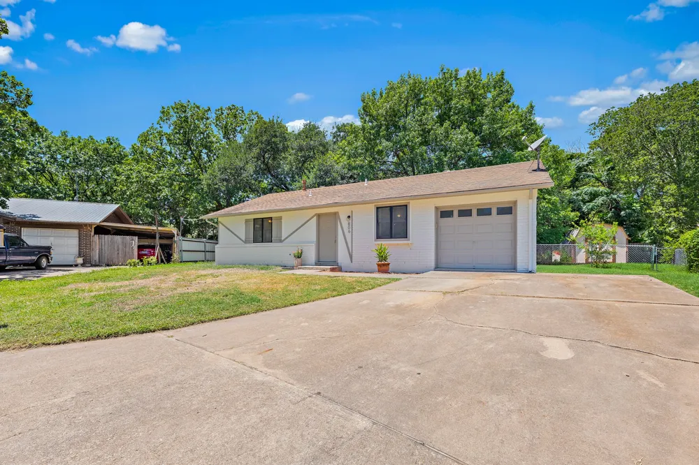 806 Easy Day Cove Austin, TX 78745