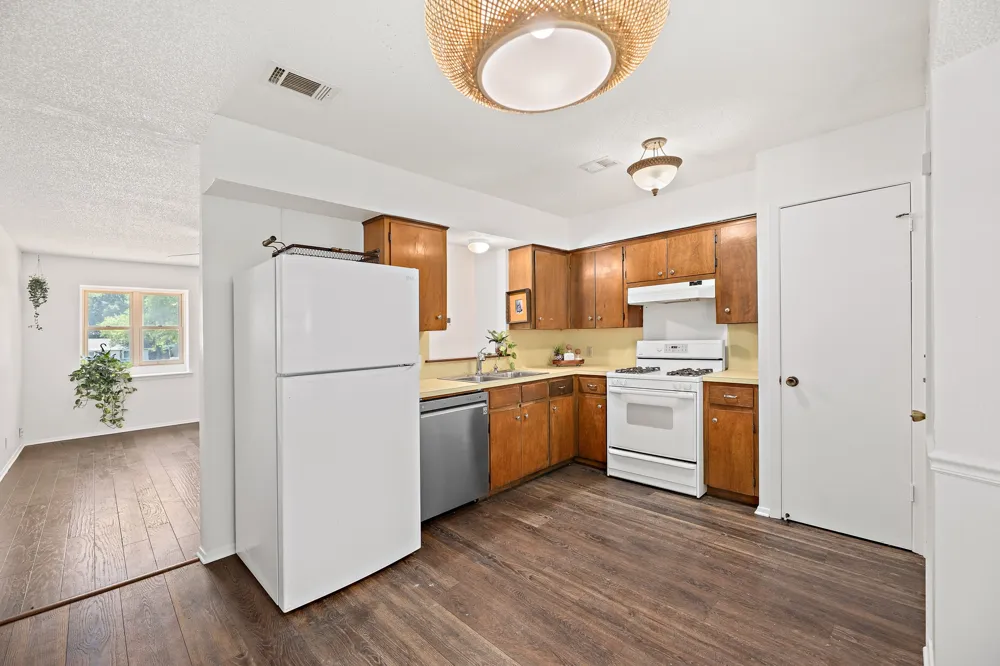 806 Easy Day Cove Austin, TX 78745