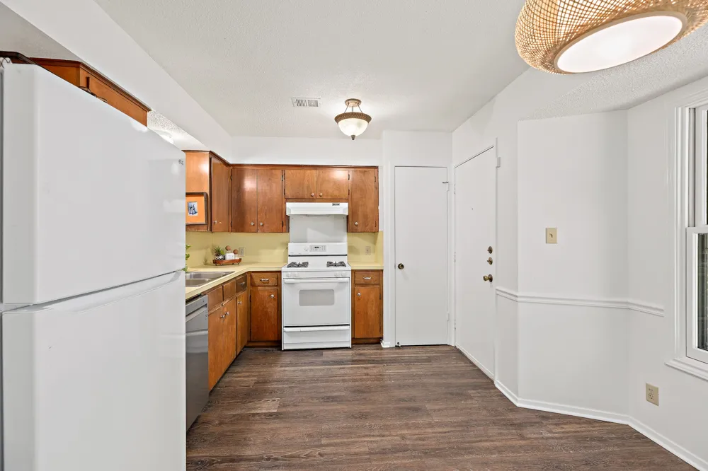 806 Easy Day Cove Austin, TX 78745
