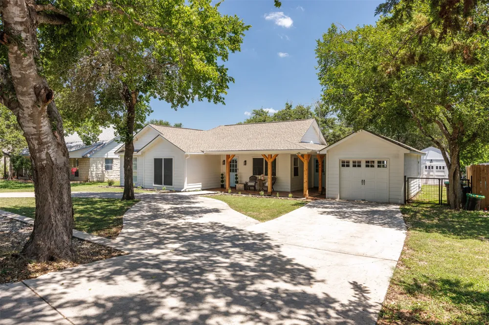 8 Deer Ridge Road Wimberley, TX 78676